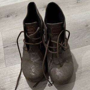 TOMS shiner tan Brown Ankle Boots